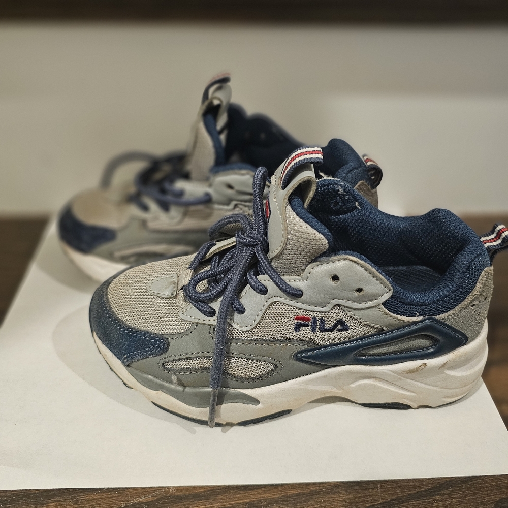 Kids Fila Gray and Navy Sneakers